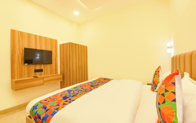 Fabhotel Pvs Grand