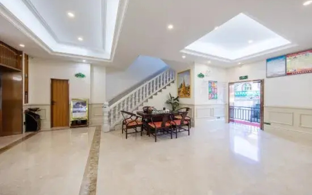 Vienna 3 Good Hotel (Dehong Mangshi Airport Jewelry Town Branch)