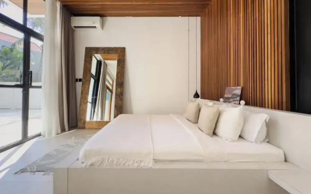 Baliwood Residence Villas by BREIG