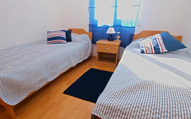 Apartment 958