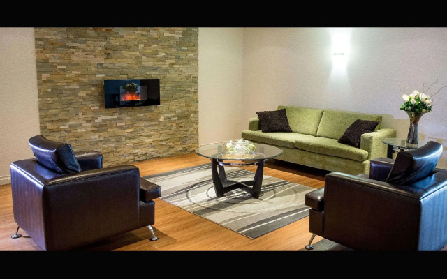 Spark by Hilton Montreal Brossard