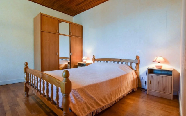 Senezergues Garden Hideaway