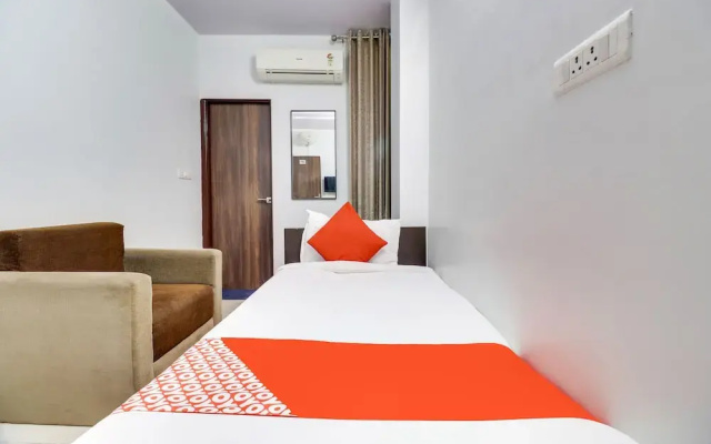 Oyo 6697 Hotel Green Lemon