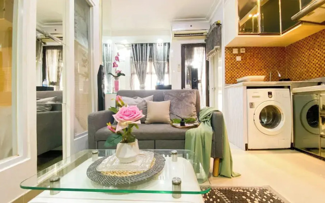 Good And Homey 1Br Apartment Mt Haryono Residence