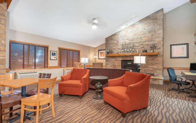 AmericInn by Wyndham Coon Rapids