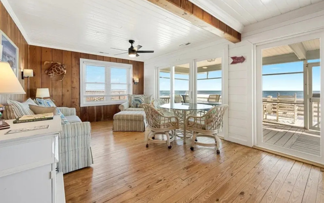 Laughin Place V 5 Bedroom Home by Peace Vacations