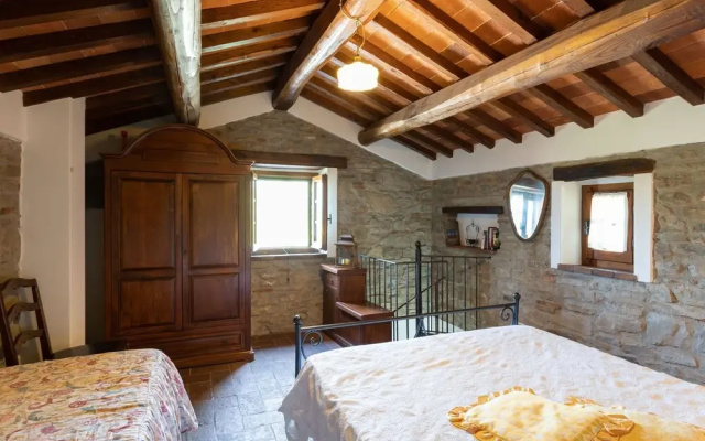 Idyllic Farmhouse With Bbq, Swimming Pool, Terrace, Garden