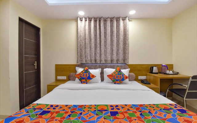 FabHotel Pink City