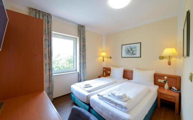 Hotel Opal