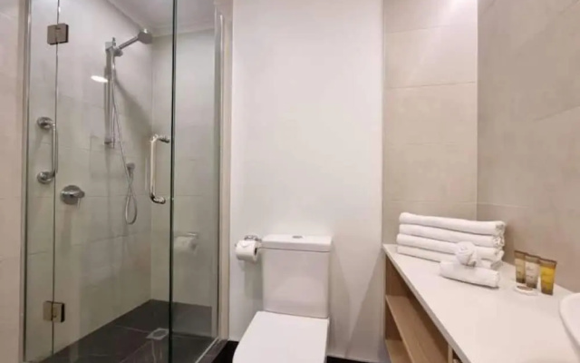 Chic CBD Studio-Aircon-Wifi -Heated Pool