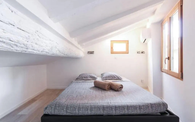 Gilly 4 - EXCEPTIONAL 2BEDS, SEA VIEW, MODERN,A/C, OLD TOWN