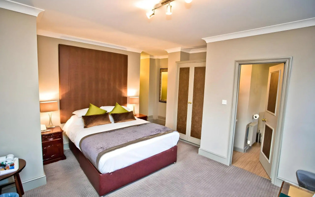Wards Hotel