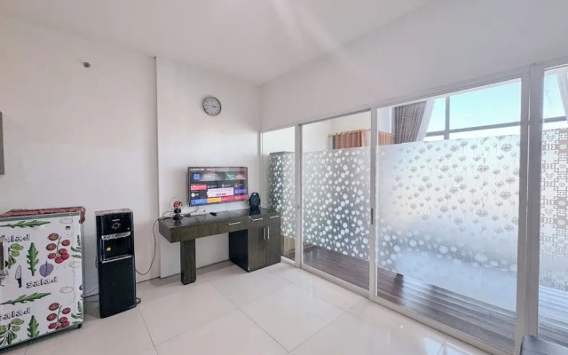 Good Location And Relaxing 1Br Apartment At Aryaduta Residence