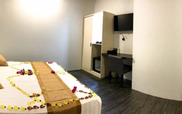 Dhiffushi Tourist Hotel
