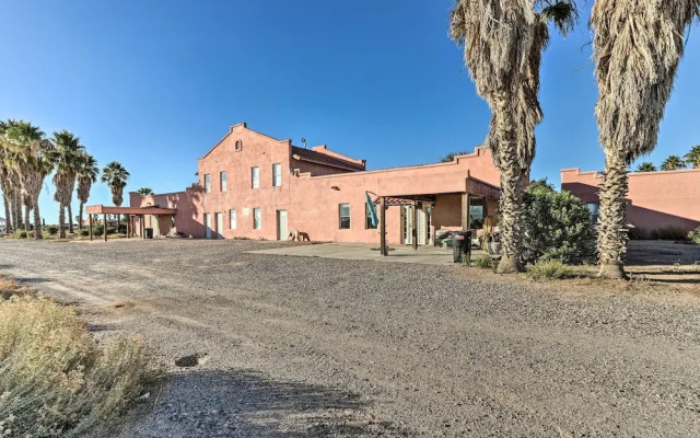 Eloy Desert Oasis w/ Courtyard & Pool Access!