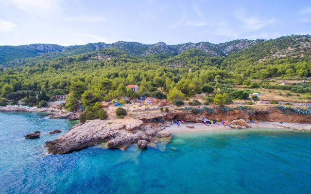 Cast Away - Eco Village