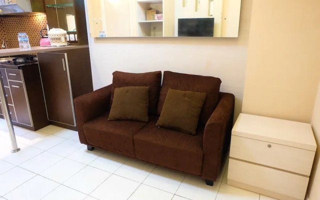 With Access To Shopping Center at Kalibata Apartment