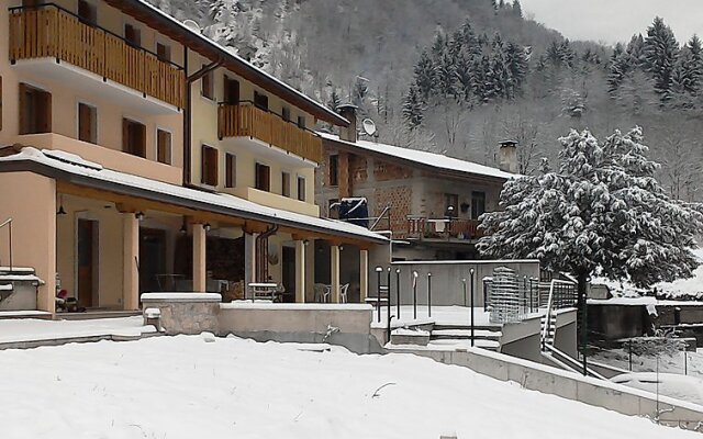 Отель Albergo Diffuso - Cjasa De Pagnocca Корденонс вид на фасад