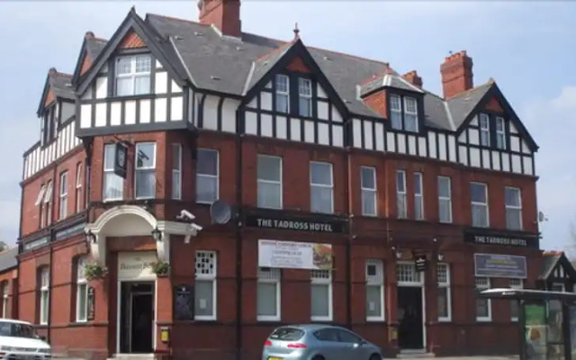 Tadross Hotel