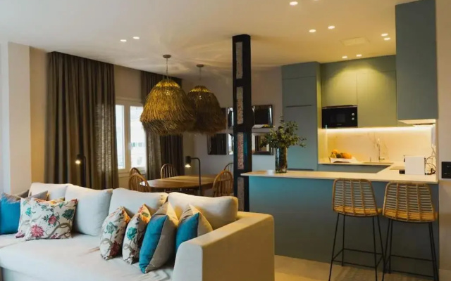 CASA ESPERANZA *Family Home Over the Sea*