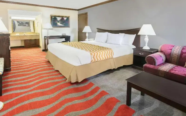 Travelodge By Wyndham Norman