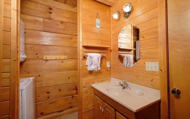 Ultimate Seclusion 1 Bedroom 2 Bathrooms Cabin