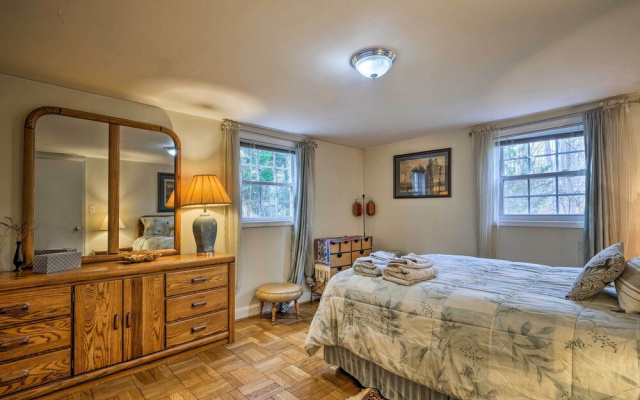 3 Mi to Nih! Spacious Bethesda Apt w/ Yard