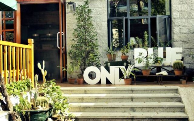 Отель Sanya Onlyblue Art inn вид на фасад