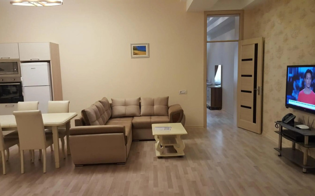 Charming 2 Bedroom Apartment near the City's Biggest Mall