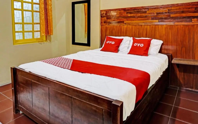 Oyo 91502 Kost Bu Lilies Syariah