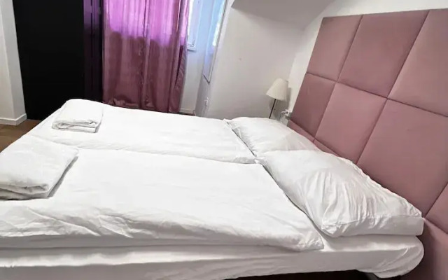 Beautiful 2BR Apt Near U6 Schoepfwerk