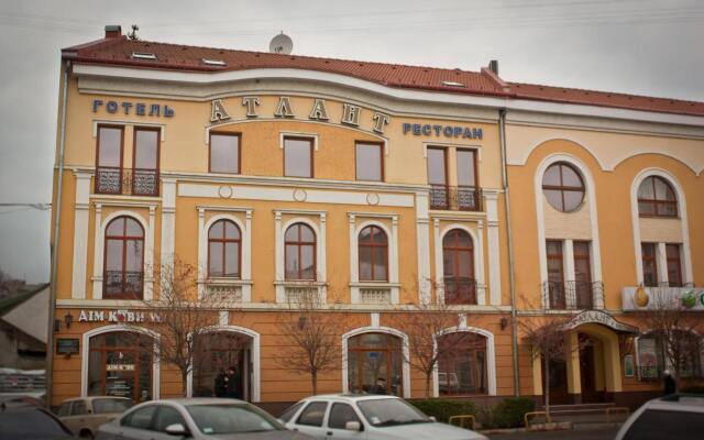 Гостиница Атлант вид на фасад