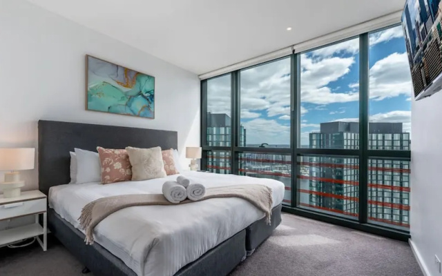 Melbourne Private Apartments - Collins Street Waterfront, Docklands