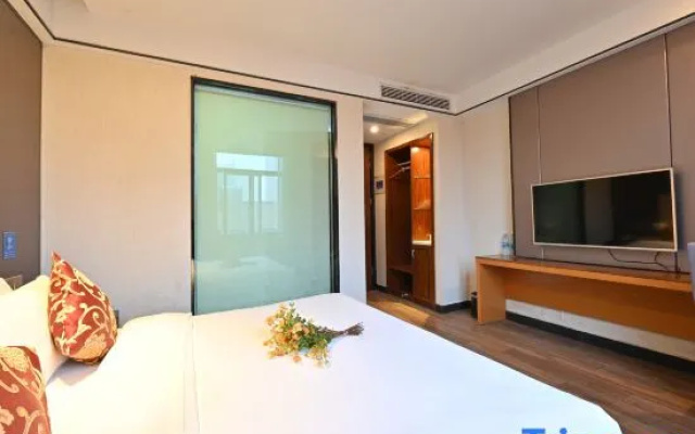 Huangjia Qihao Shangwu Hotel