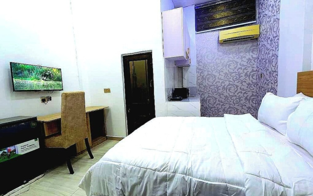 Frenezia Boutique Apart-Hotel