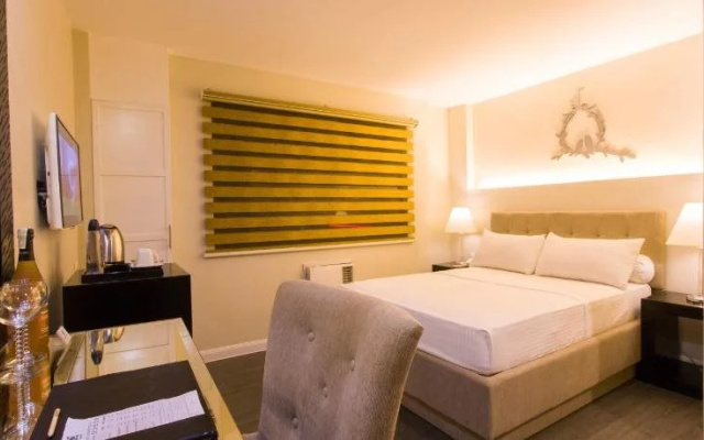 L Square Hotel