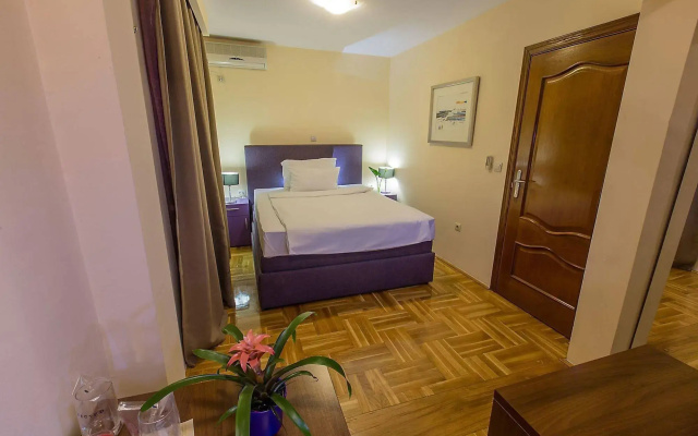 Hotel M