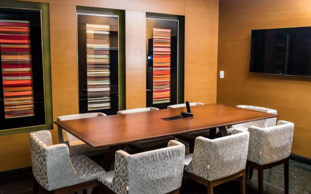 Sol Alphaville Hotel & Residence