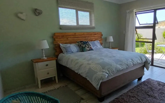 En-Suite, Private Room, Free Wifi in Plett