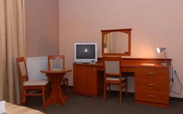 Hotel Pod Dębami