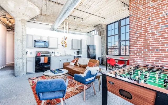Stunning Architect Loft by Cozysuites