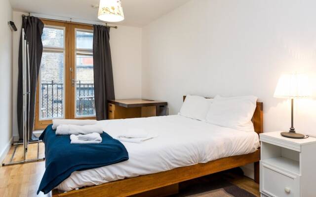 Отель NEW 2 Bedroom Flat in the Heart of Holloway вид на фасад