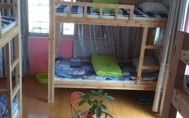 Kaka Youth Hostel