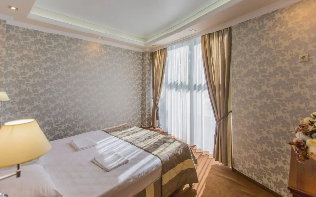 Grand Hotel (Гранд)