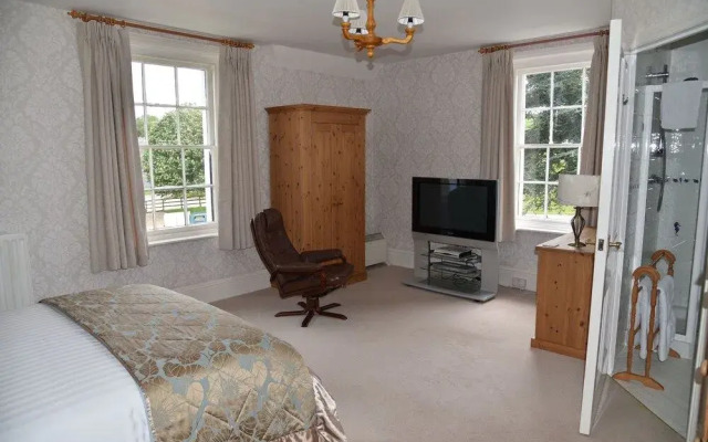 Lower Bryanston Farm