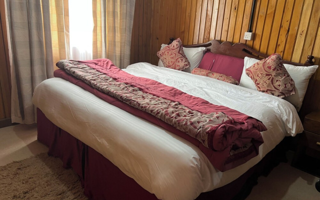 Anabas Mount Kenya Lodge