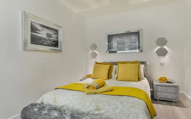 The Apartment, Luxury for up to 4 Guests