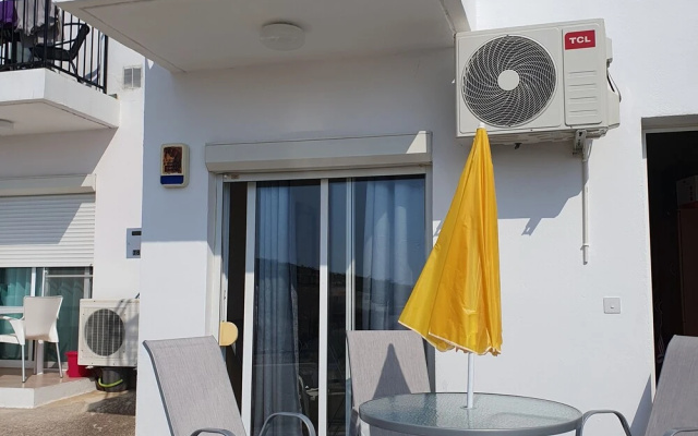Studio/scenic Views/pool/air Con/near Attractions