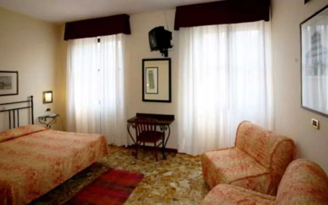 Ariston Hotel