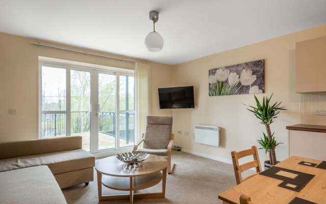 Luxury 2 Bed Riverside